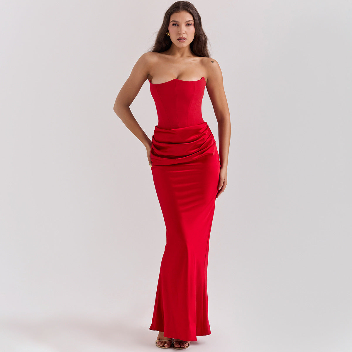 Priviett - Backless slim fit evening dress