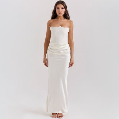 Priviett - Backless slim fit evening dress