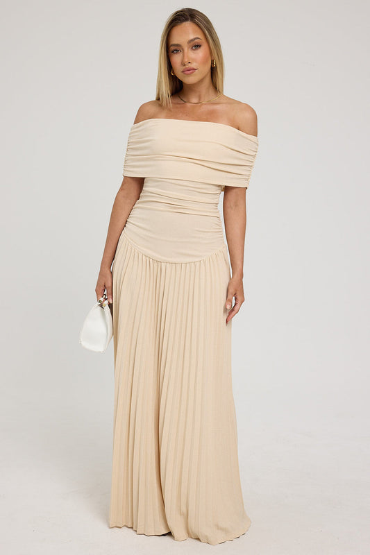 Priviett - elegant slim fit pleated strapless dress