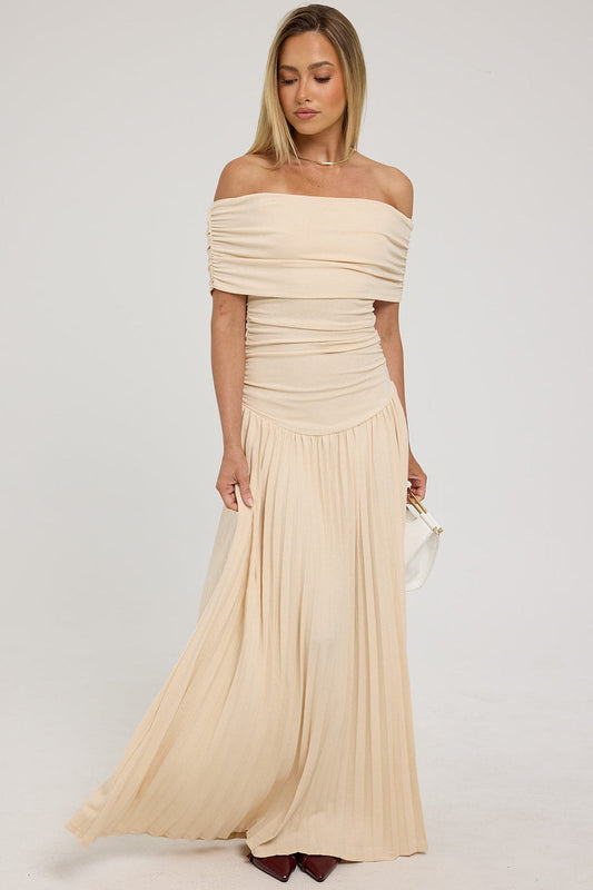 Priviett - elegant slim fit pleated strapless dress