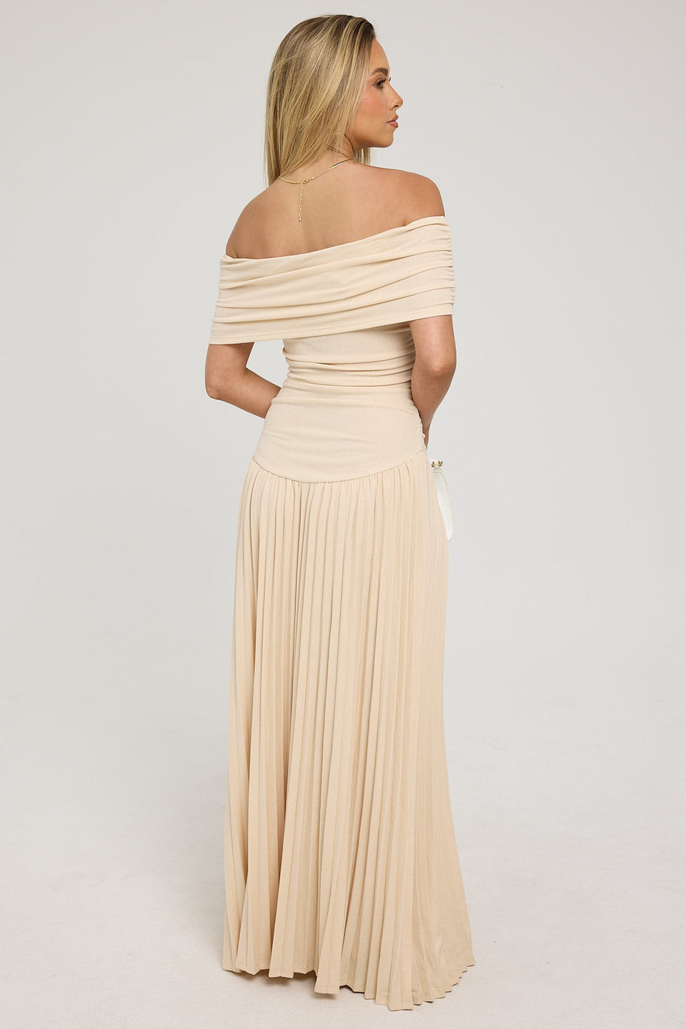 Priviett - elegant slim fit pleated strapless dress