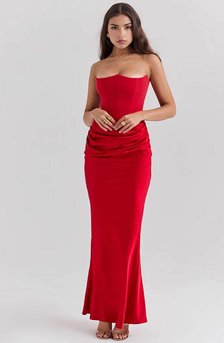 Priviett - Backless slim fit evening dress