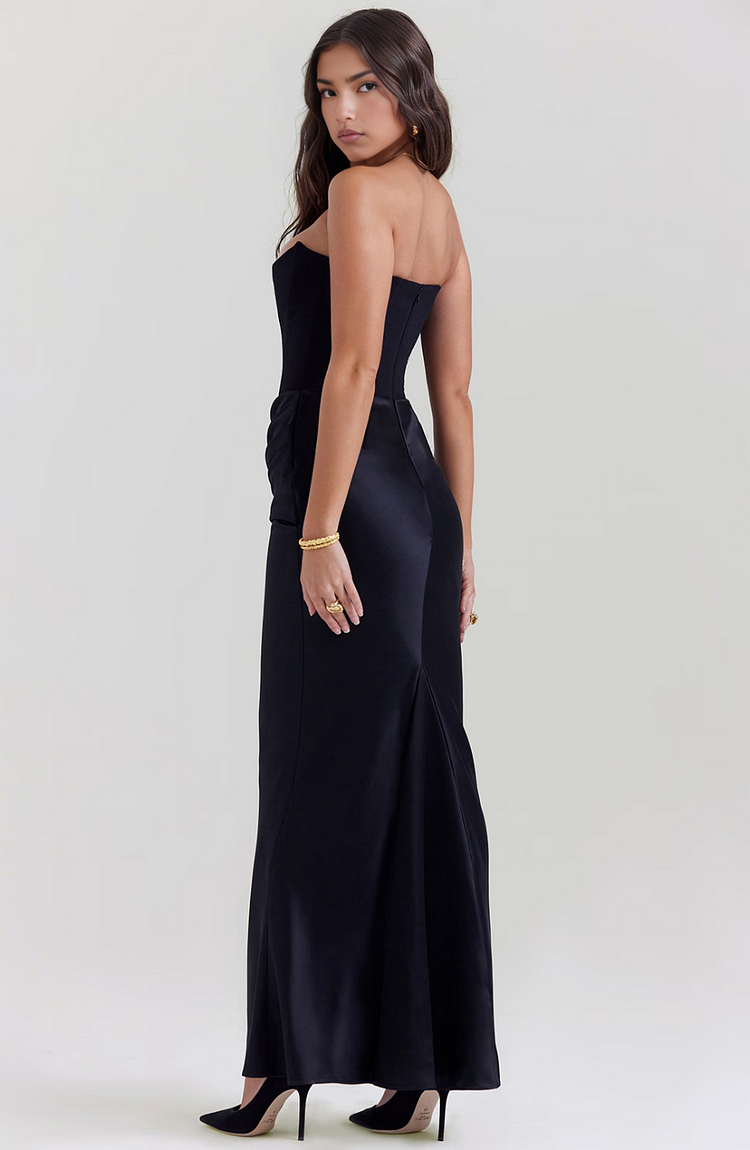 Priviett - Backless slim fit evening dress