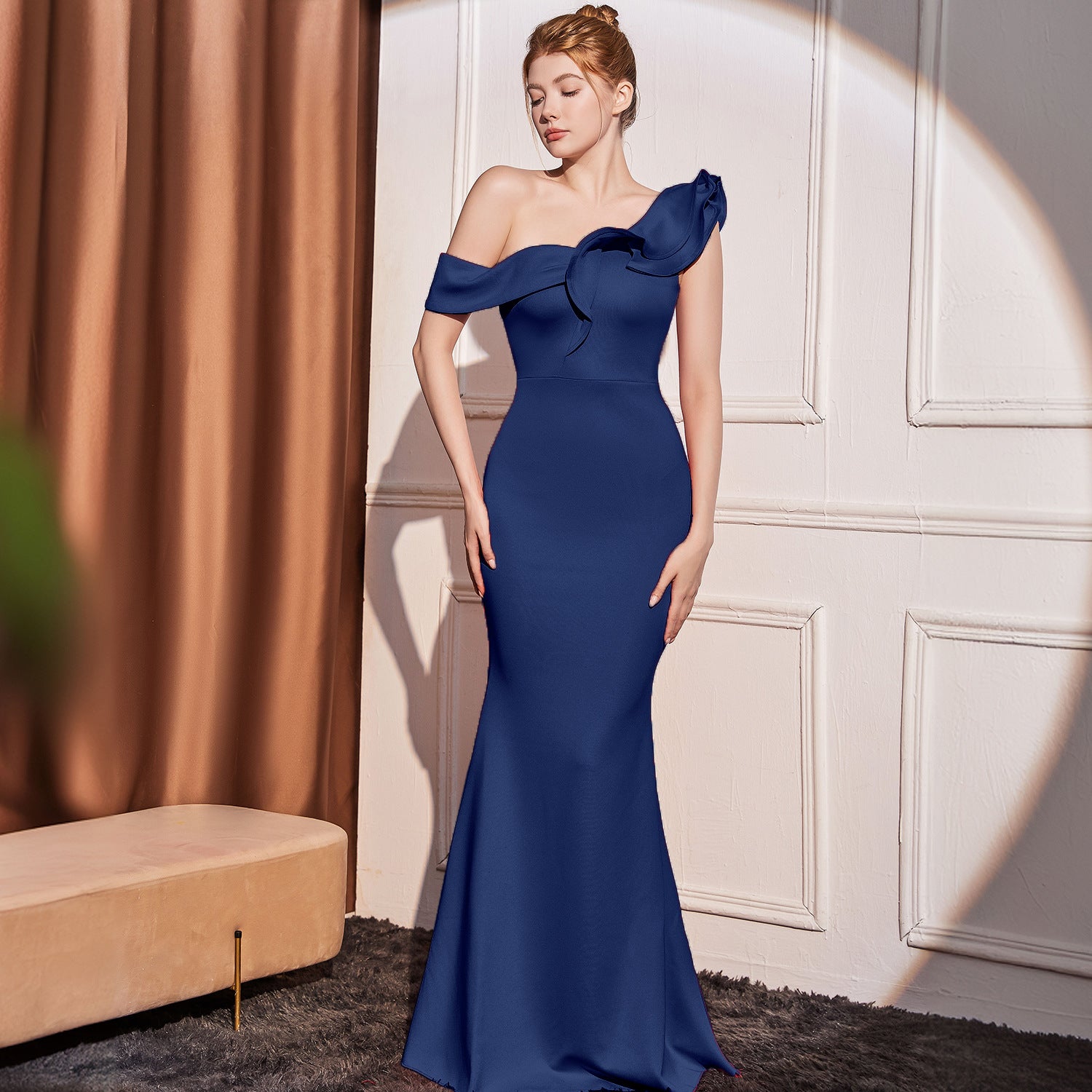Priviett - Robe longue amincissante à épaules inclinées