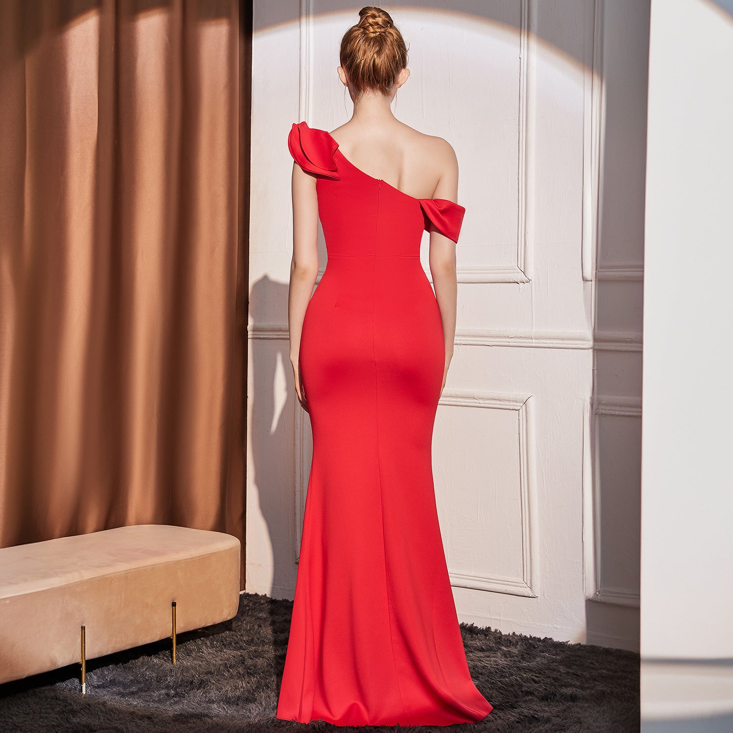 Priviett - Robe longue amincissante à épaules inclinées