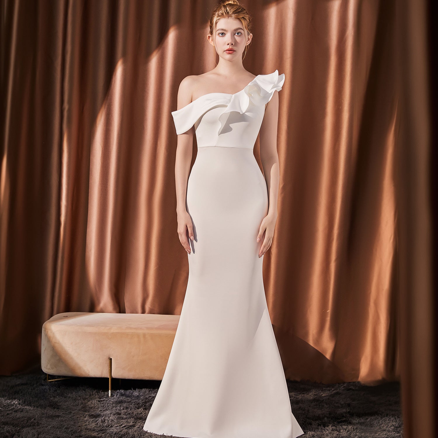 Priviett - Robe longue amincissante à épaules inclinées
