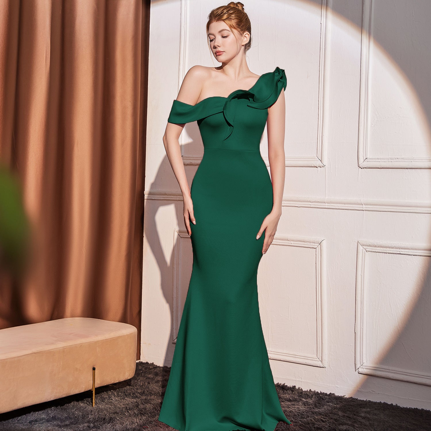 Priviett - Robe longue amincissante à épaules inclinées