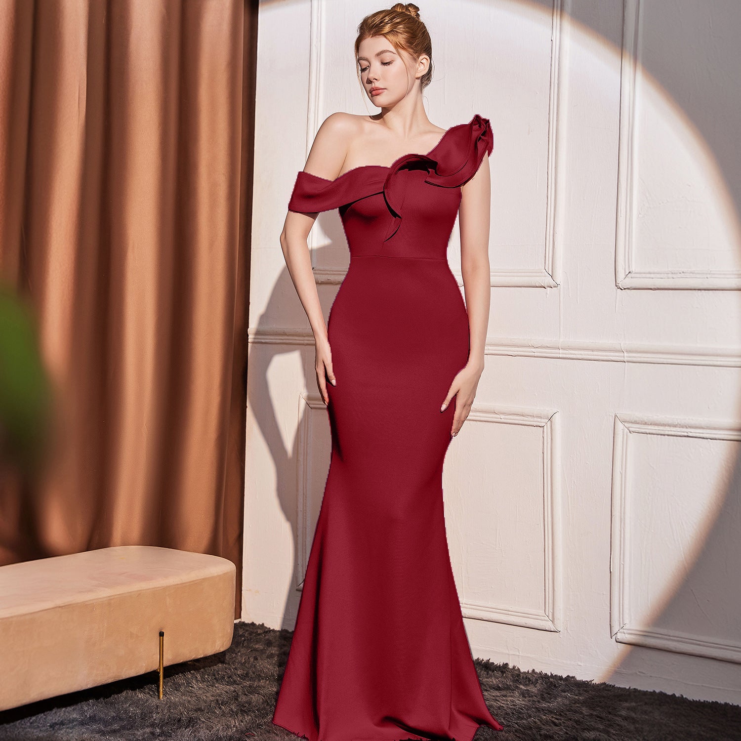 Priviett - Robe longue amincissante à épaules inclinées