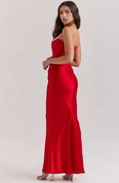 Priviett - Backless slim fit evening dress